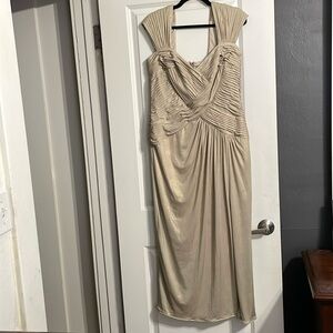 Tadashi Gold Metallic Shimmer Ruched Crisscrossed Bodice Formal Gown Size XL